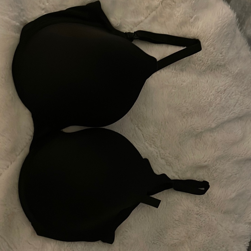 Victoria’s Secret t-shirt lightly lined Demi 34DDD
